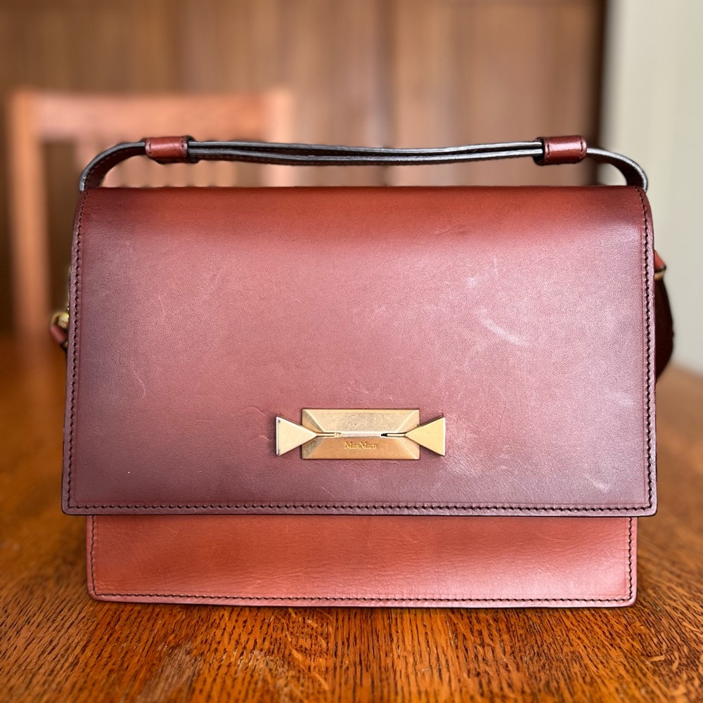 MaxMara Brown Shoulder Bag with Minimalist Design